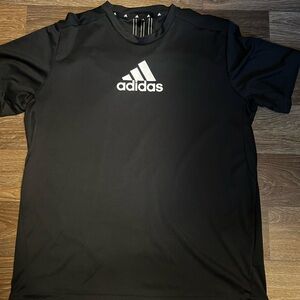 ☀️Adidas Men's Tee in Black with White Logo☀️